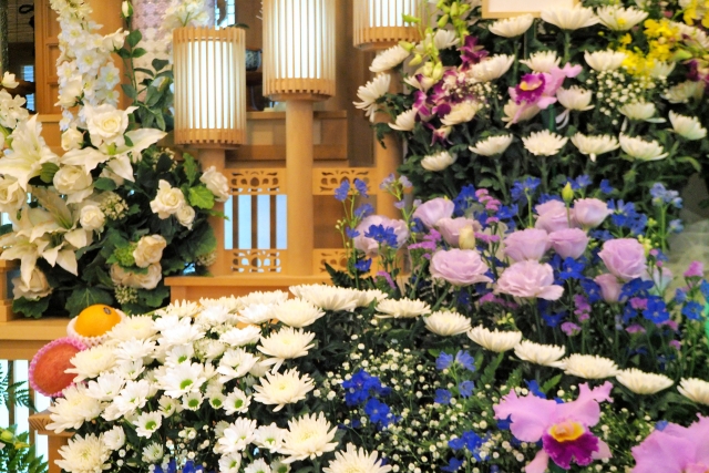 祭壇で葬儀の費用は変わる